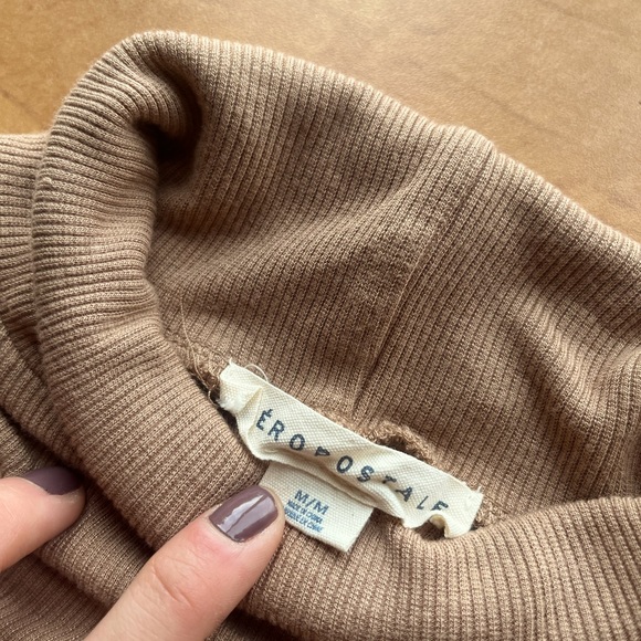 Beige Cropped Turtleneck Sweater - Picture 2 of 3